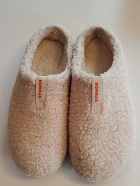 Bombas Plush Sherpa Slip-Ons in Neutral Beige
